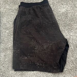 Men's Black lululemon lined Shorts